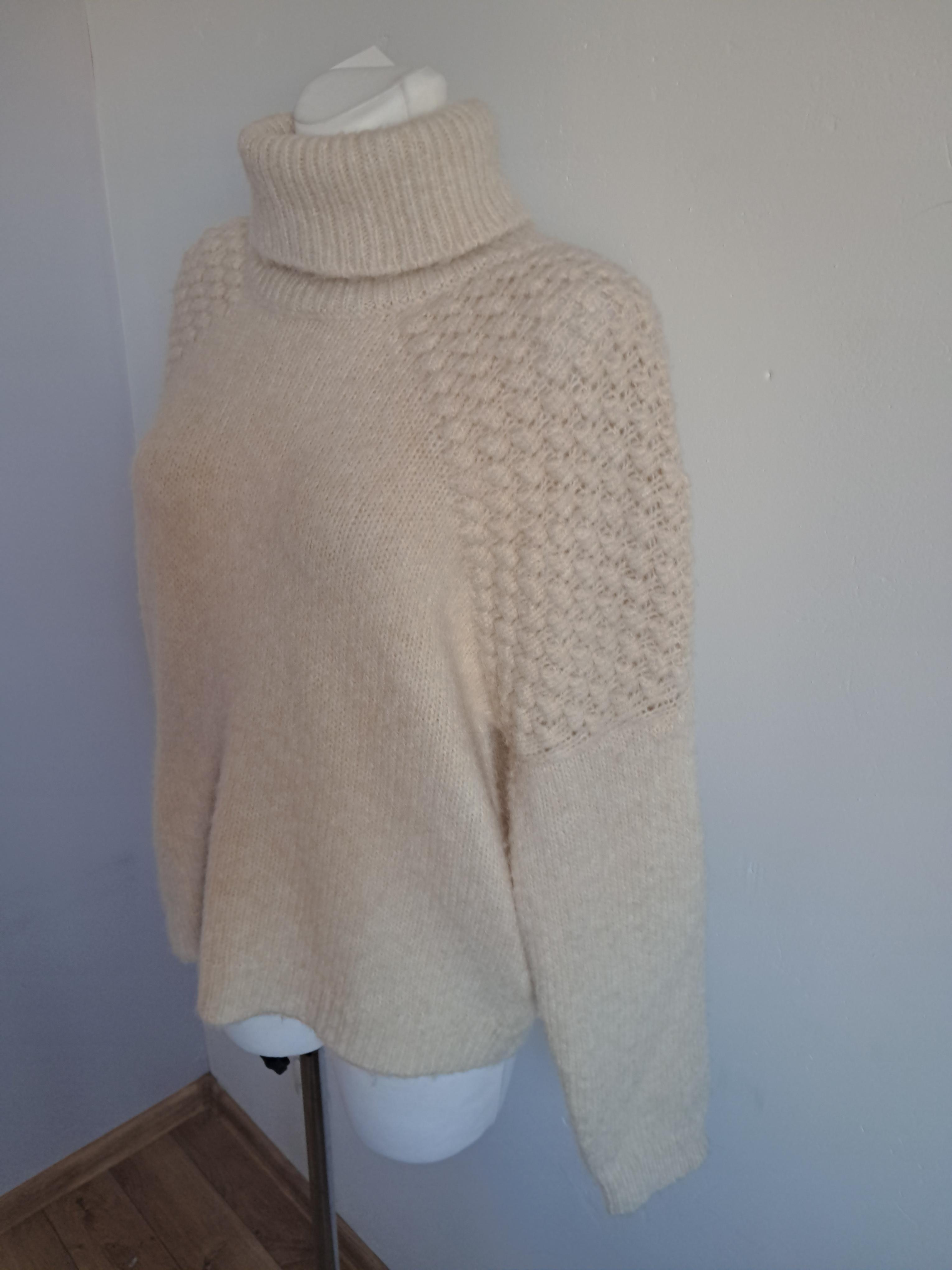 Beżowy sweter Mohito XL