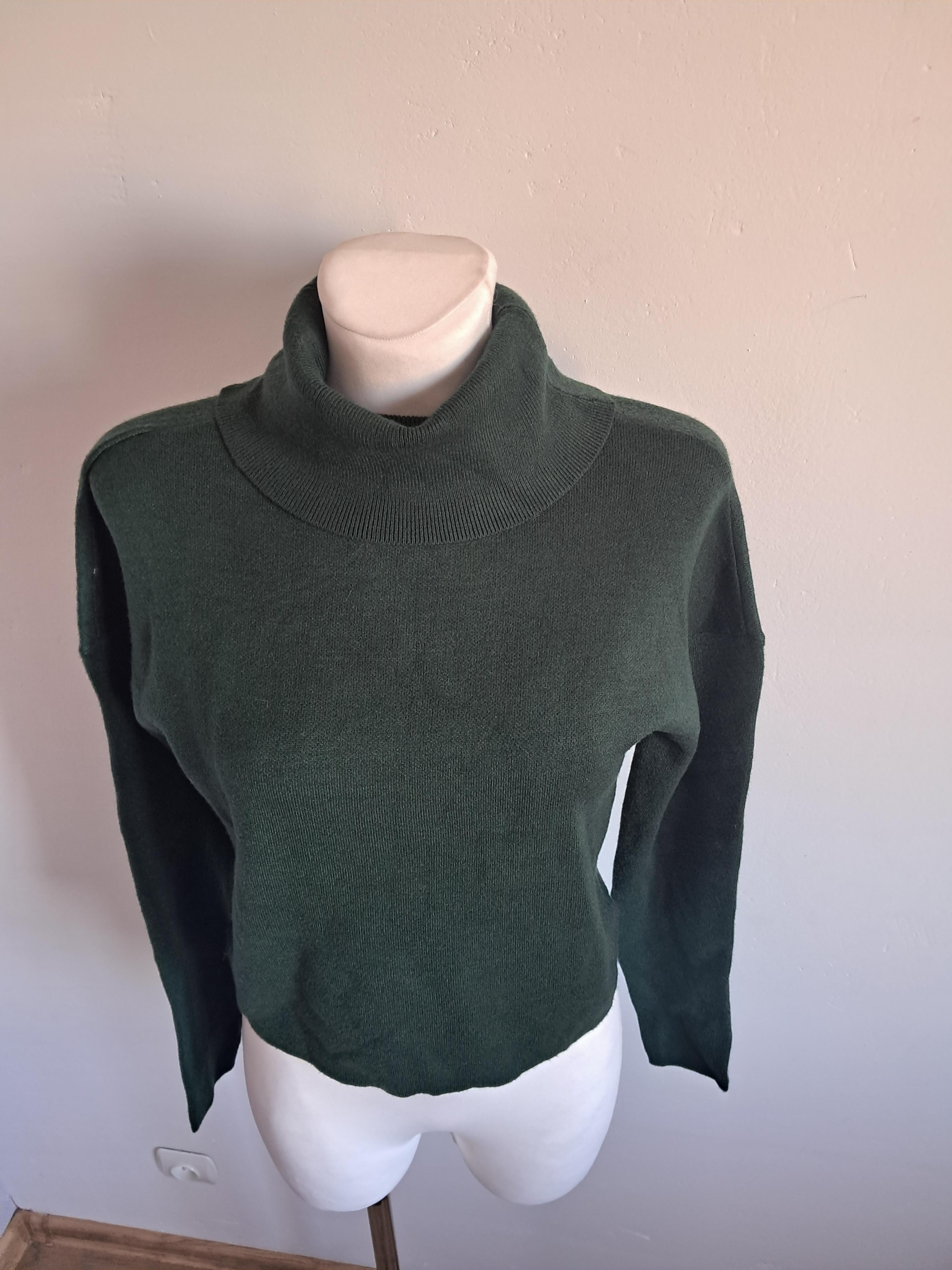 Ciemnozielony sweter z golfem Mohito XS