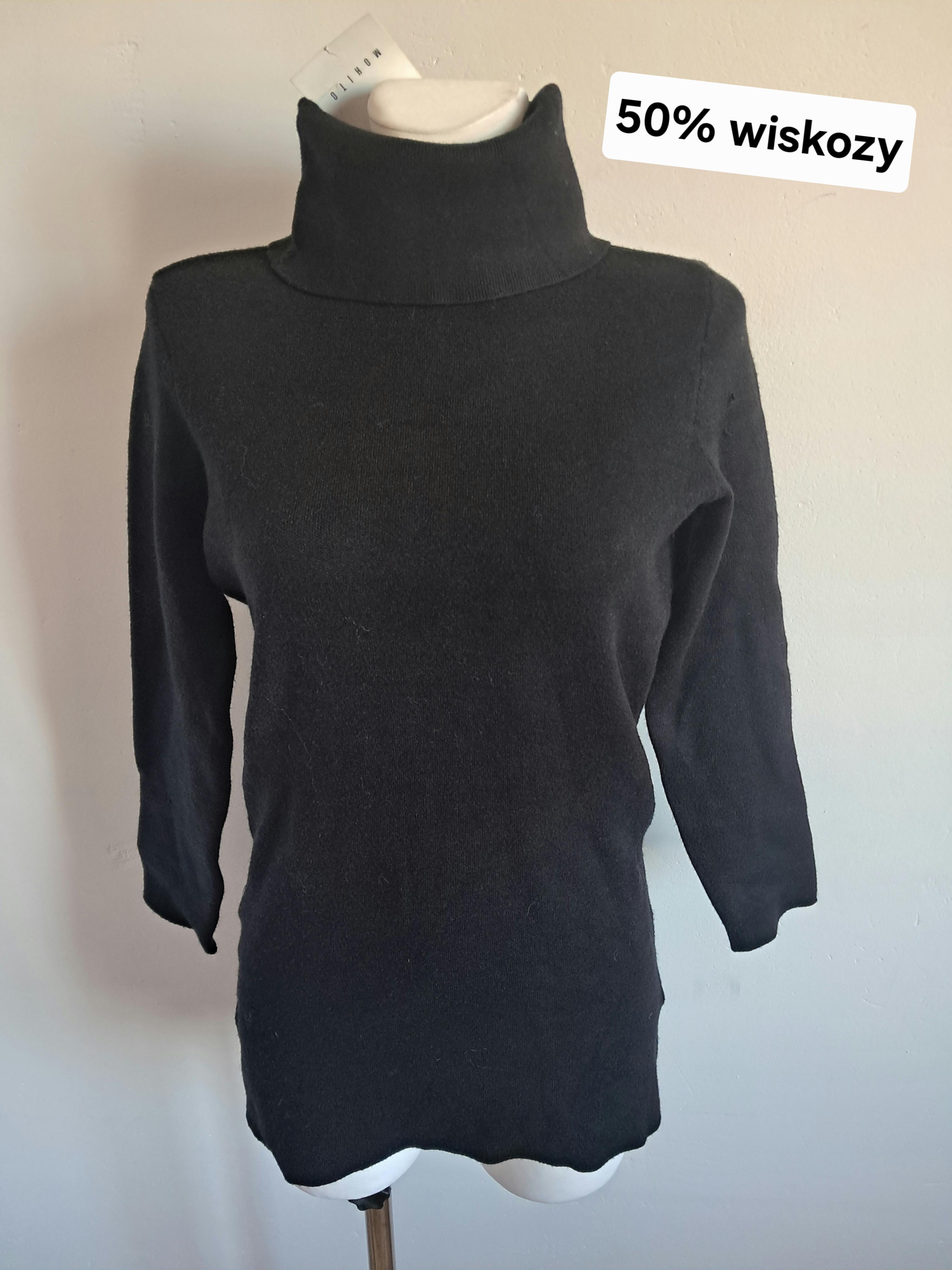 Czarny sweter z golfem Mohito XS