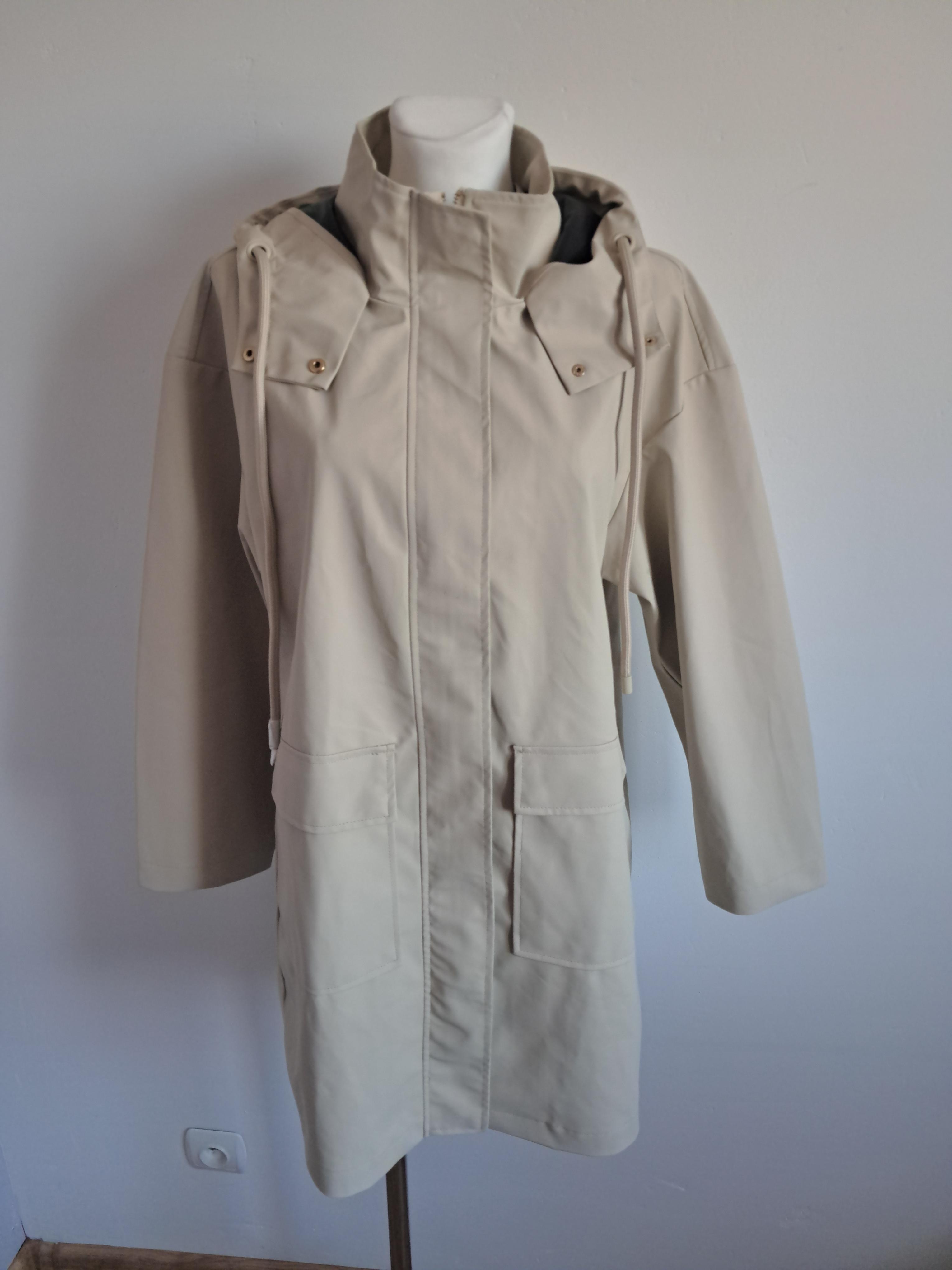 Kremowa wodoodporna parka Reserved XS
