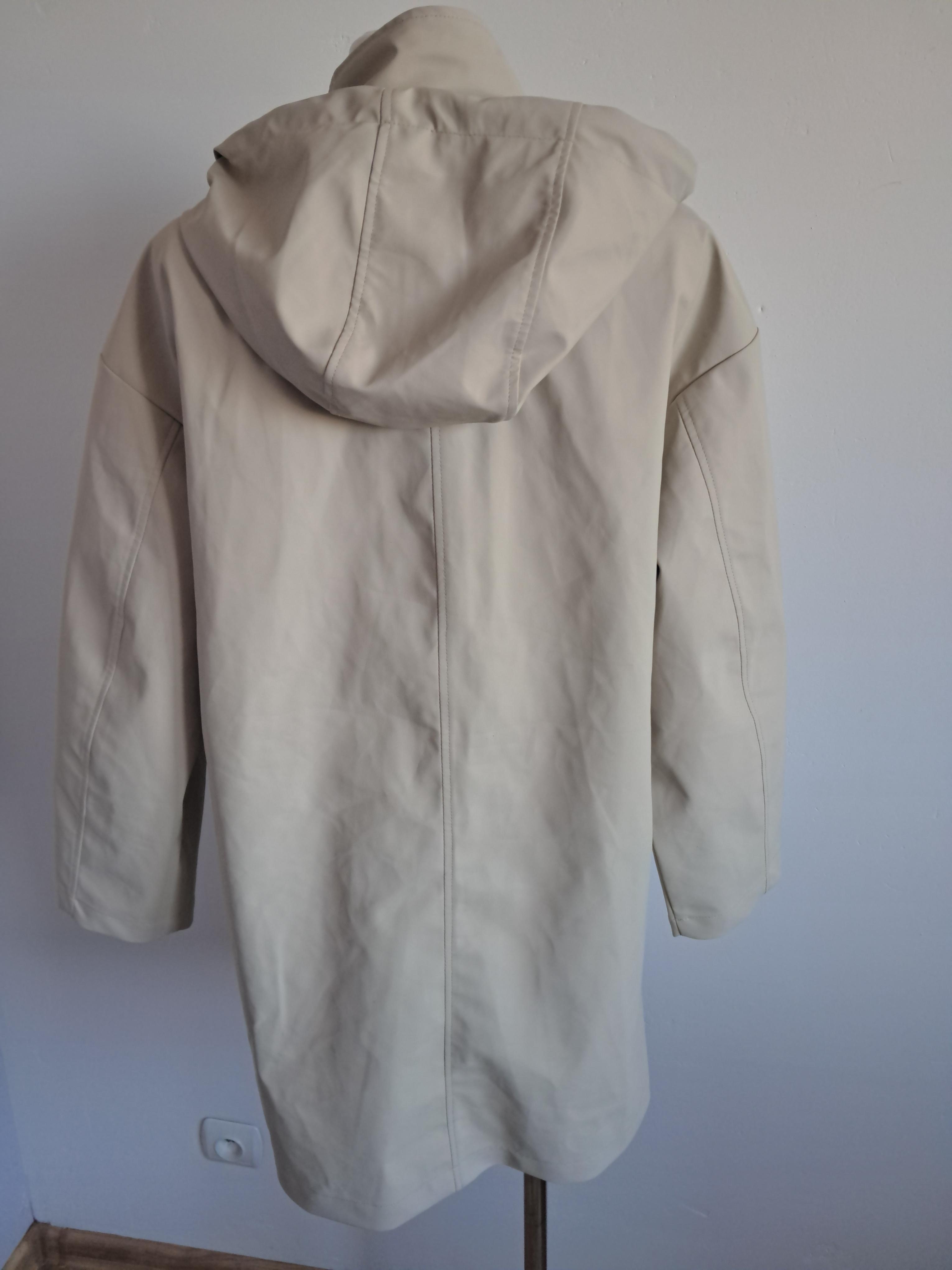 Kremowa wodoodporna parka Reserved XS