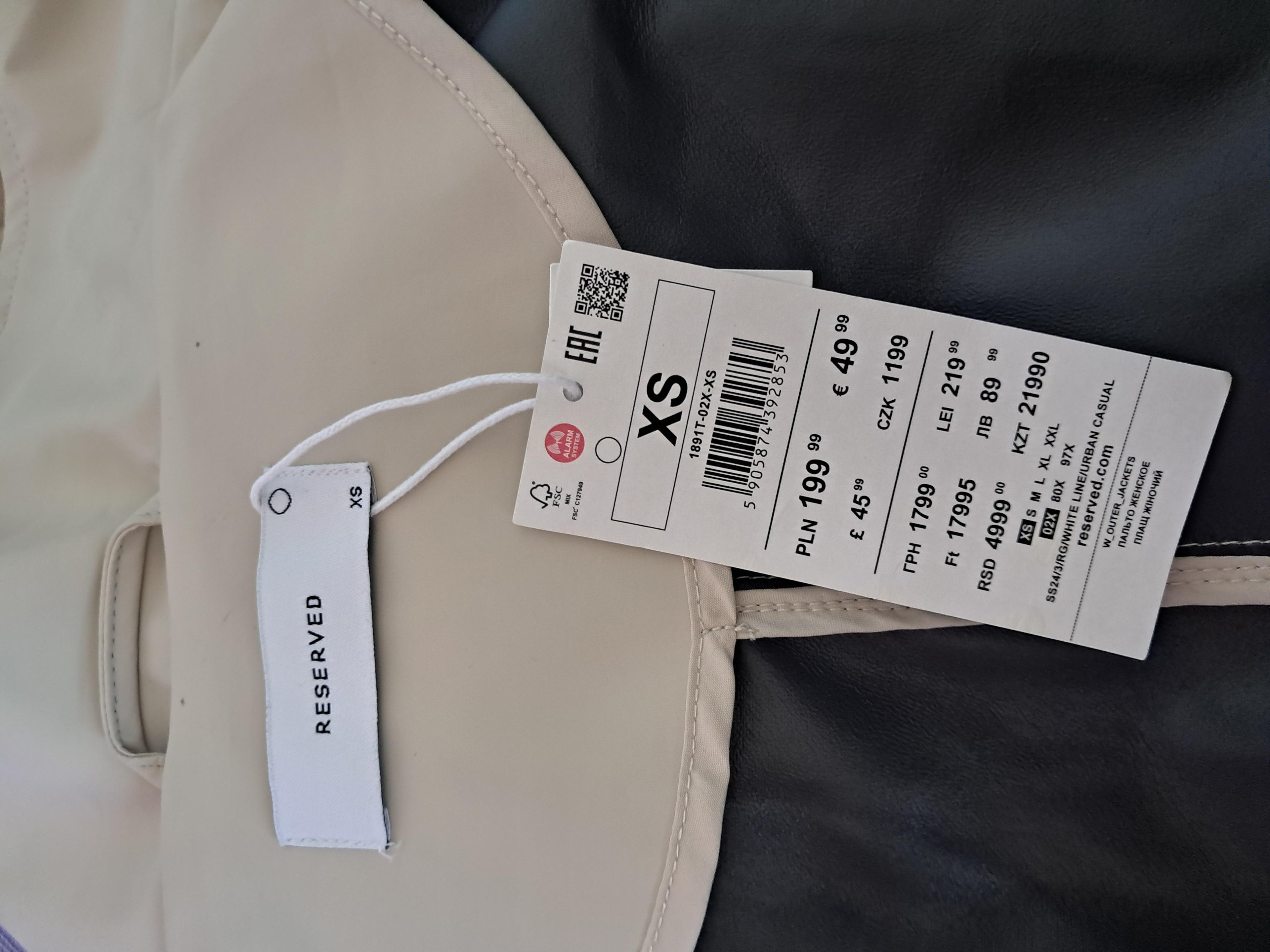 Kremowa wodoodporna parka Reserved XS